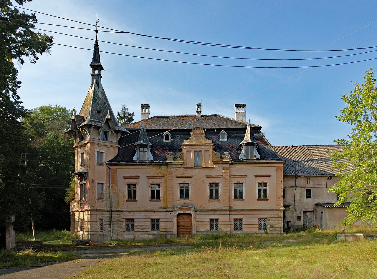 Pałac w Mikułowej